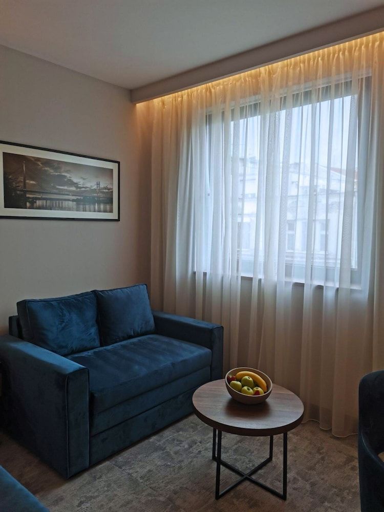 Central Point Hotel Standard Double Room 5