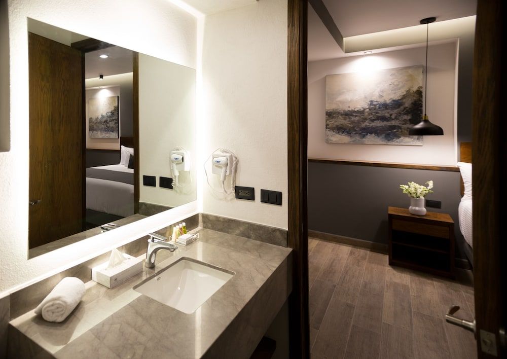 Gumont Guadalajara López Mateos - Minerva Superior Double Room 11