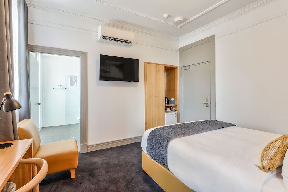 Deluxe Double Room, 1 Queen Bed, Non Smoking, Balcony