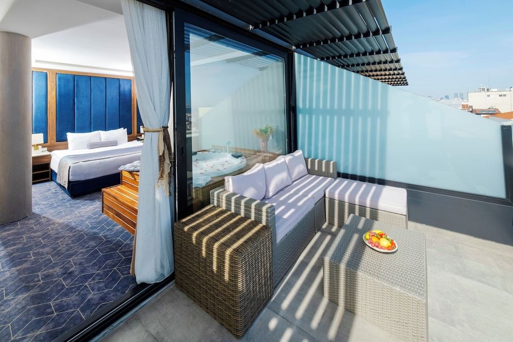 undefined Ring Stone Hotels Bosphorus 3