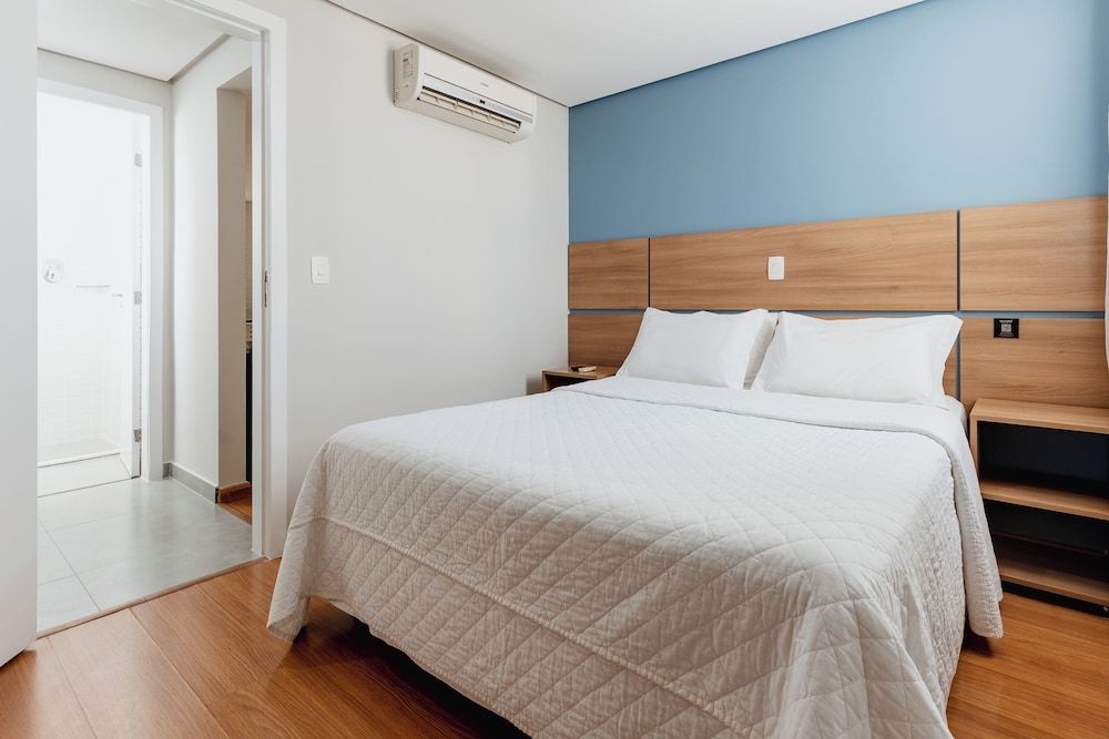 Victory Suites Hotel Deluxe Double Room 6