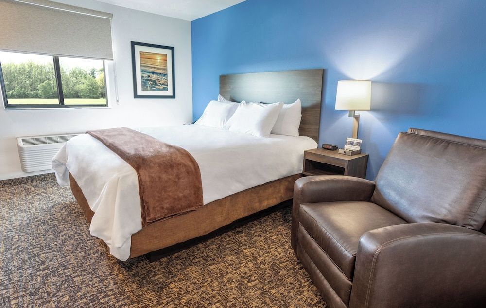 Room, 1 Queen Bed (Hearing Impaired with recliner)