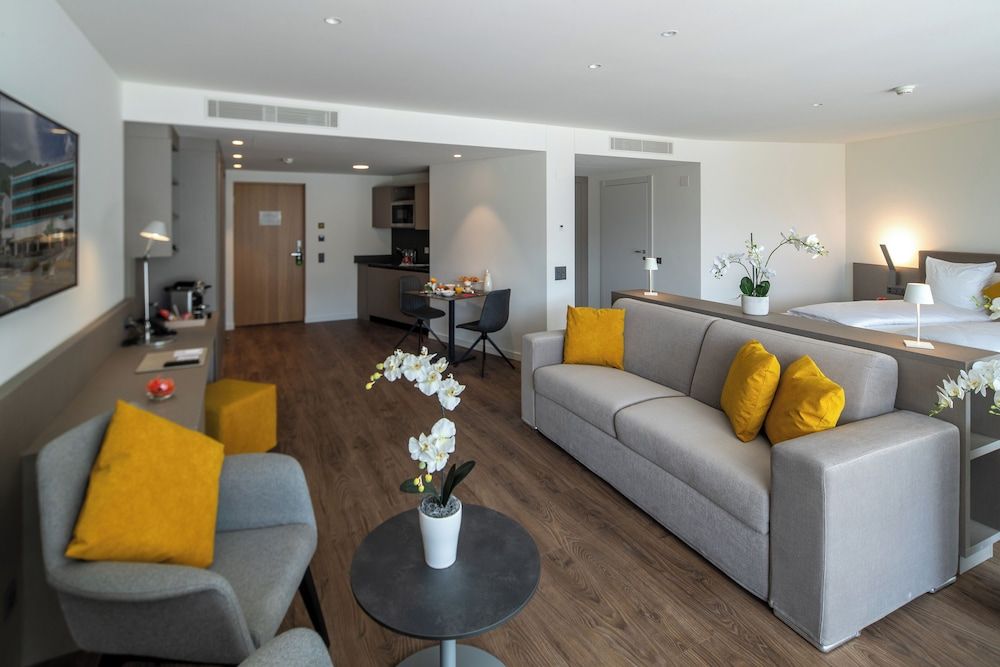 Hotel Lago Maggiore Junior Suite With Partial Lake View , Disability Access - First Floor 3