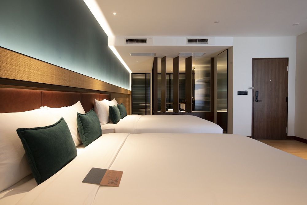 Family Extraordinary (Family Suite)