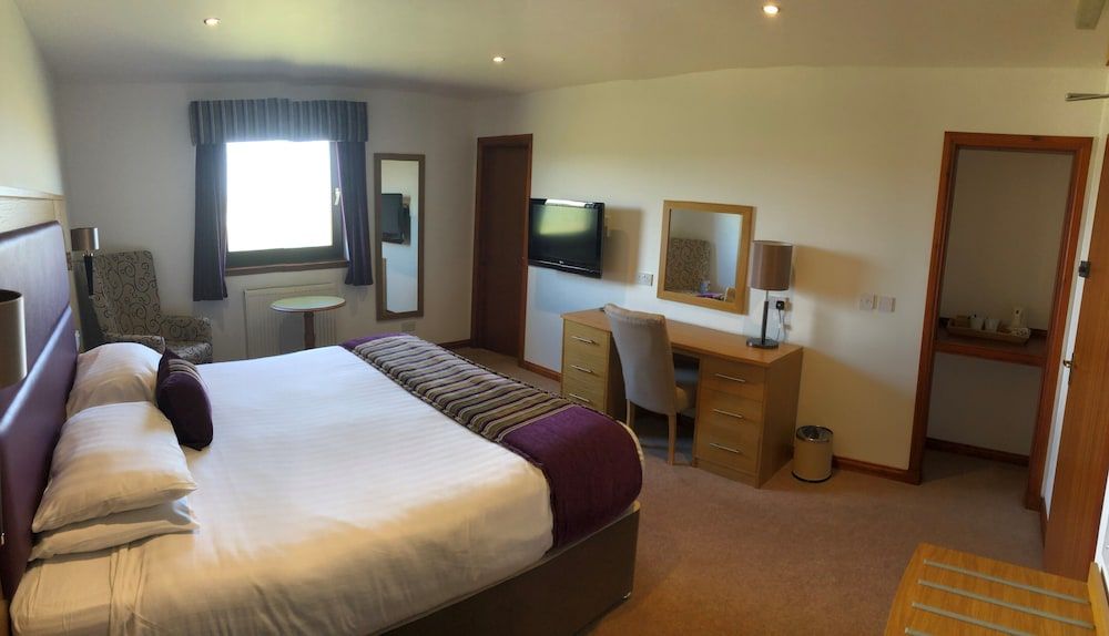 Heath Hill Hotel Superking En-suite 2