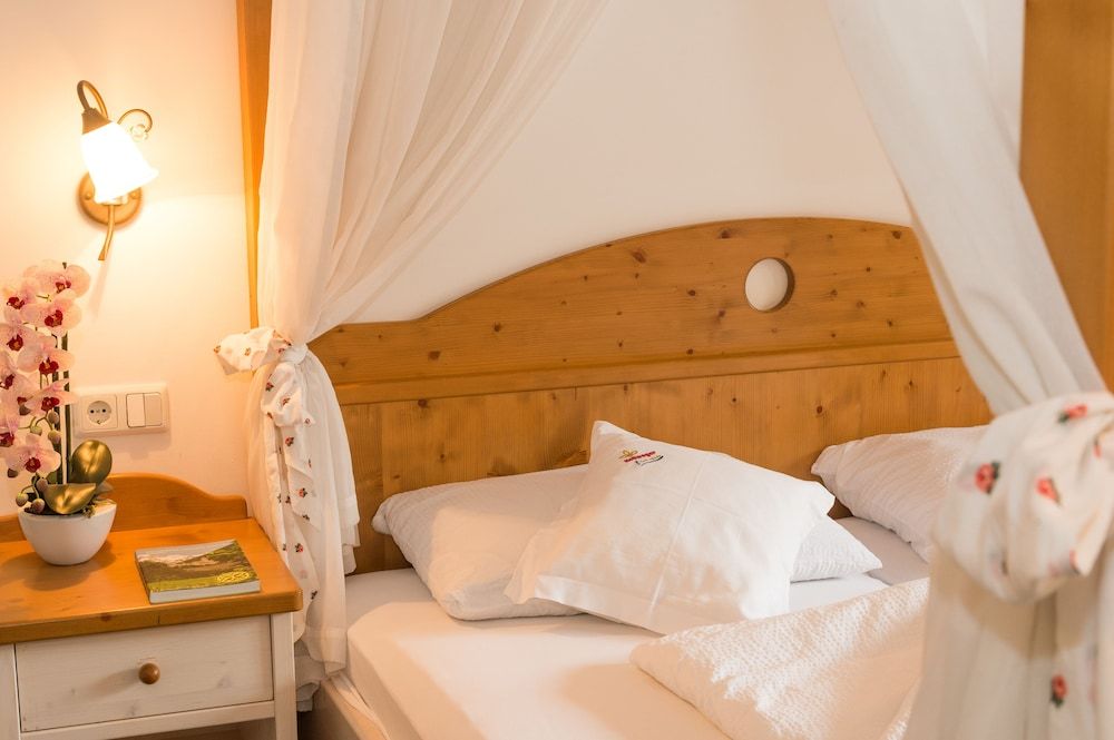 Hotel Hellweger Room, Connecting Rooms 2