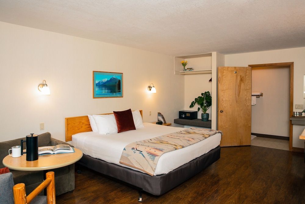 Signature Room, 1 King Bed, Accessible, Non Smoking