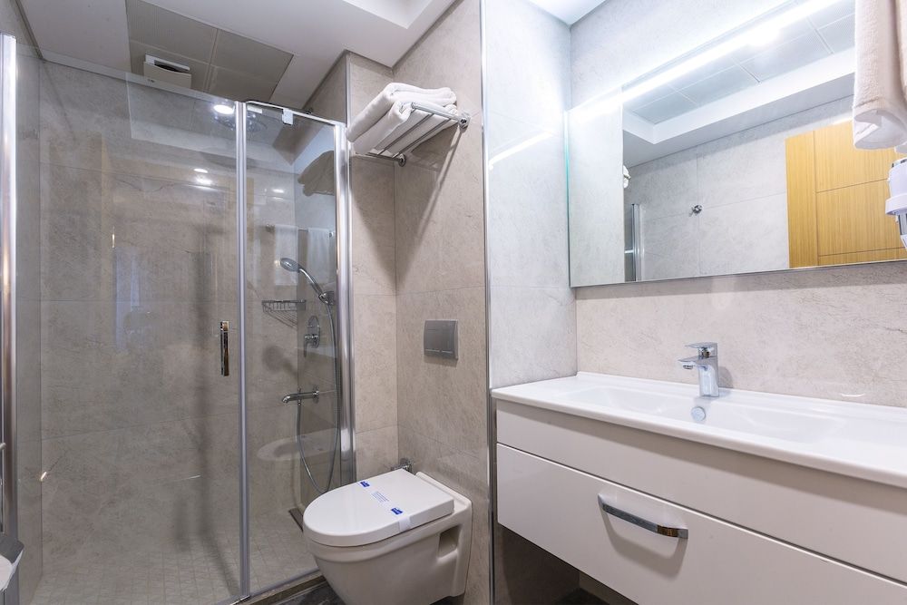 Obelisk Hotel & Suites Standard Double or Twin Room, 1 Bedroom, Non Smoking, City View 13