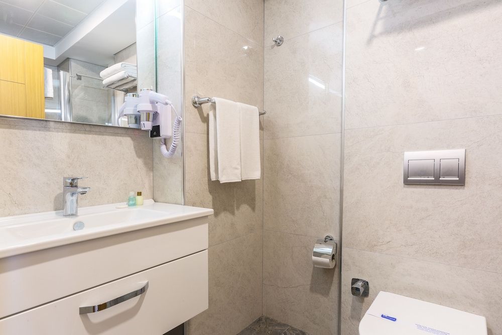 Obelisk Hotel & Suites Standard Double or Twin Room, 1 Bedroom, Non Smoking, City View 15