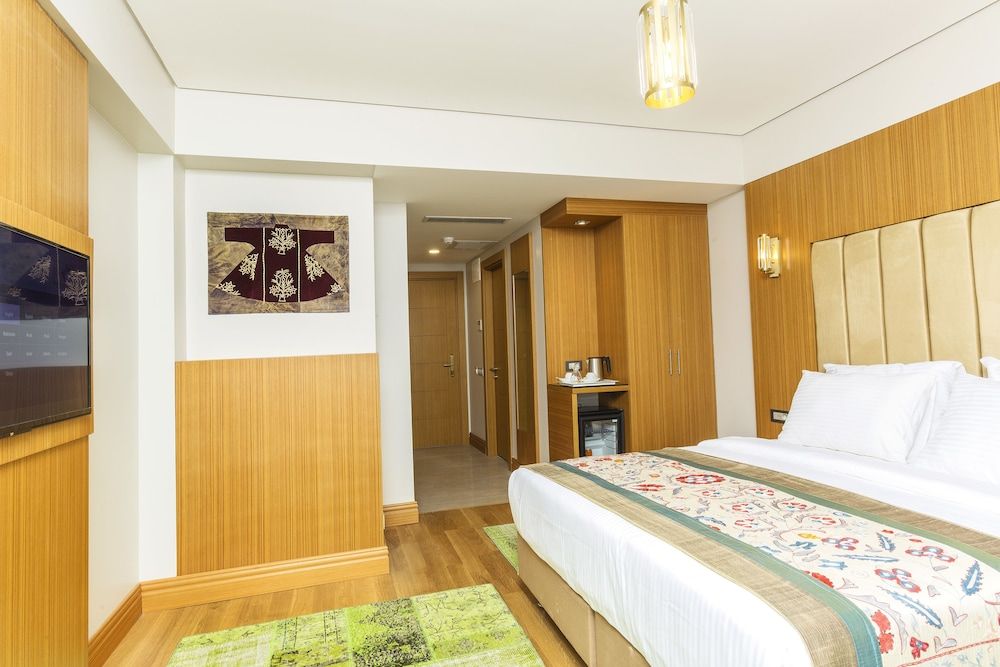 undefined Obelisk Hotel & Suites