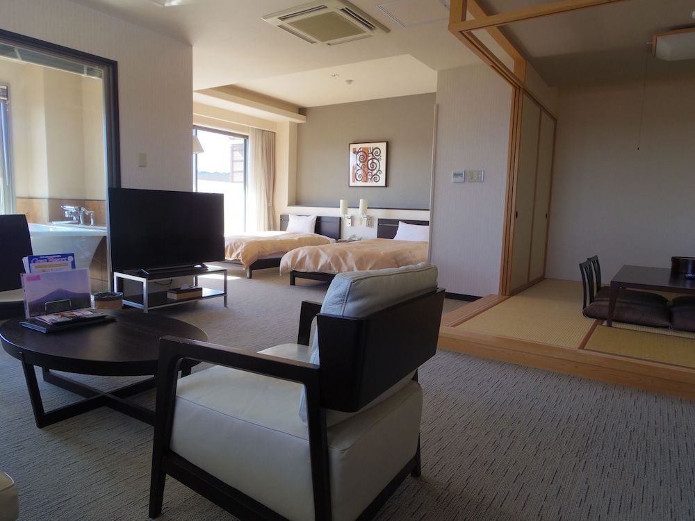 The Gran Resort Princess Fujikawaguchiko Special Room, Non Smoking, Mt.Fuji View, 61.20 Square Meter 3