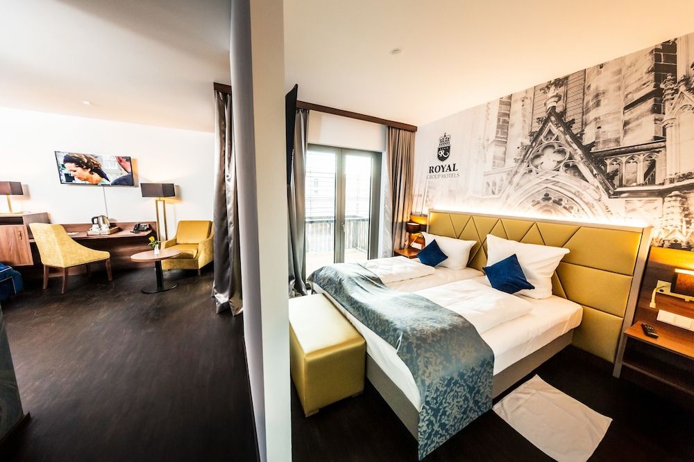 Best Western Plus Royal Suites Comfort Room, 1 Double Bed with Sofa bed, Balcony (with Sofabed) 3