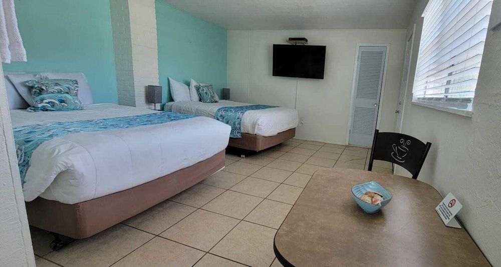 Classic Room, 2 Queen Beds, Non Smoking