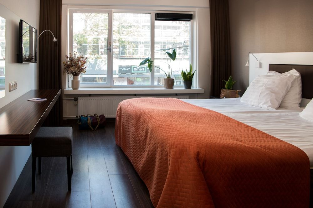 undefined Hotel Emma 2