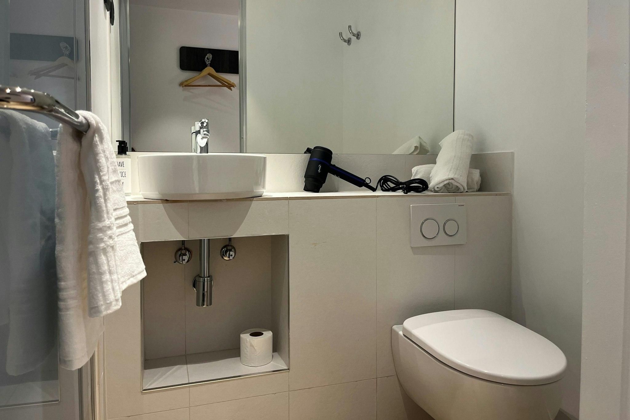 Four Points Flex by Sheraton Madrid Atocha Standard Double, Guest room, 1 Queen 2