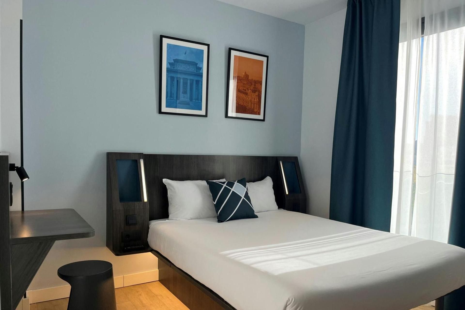 Four Points Flex by Sheraton Madrid Atocha Standard Double, Guest room, 1 Queen 2