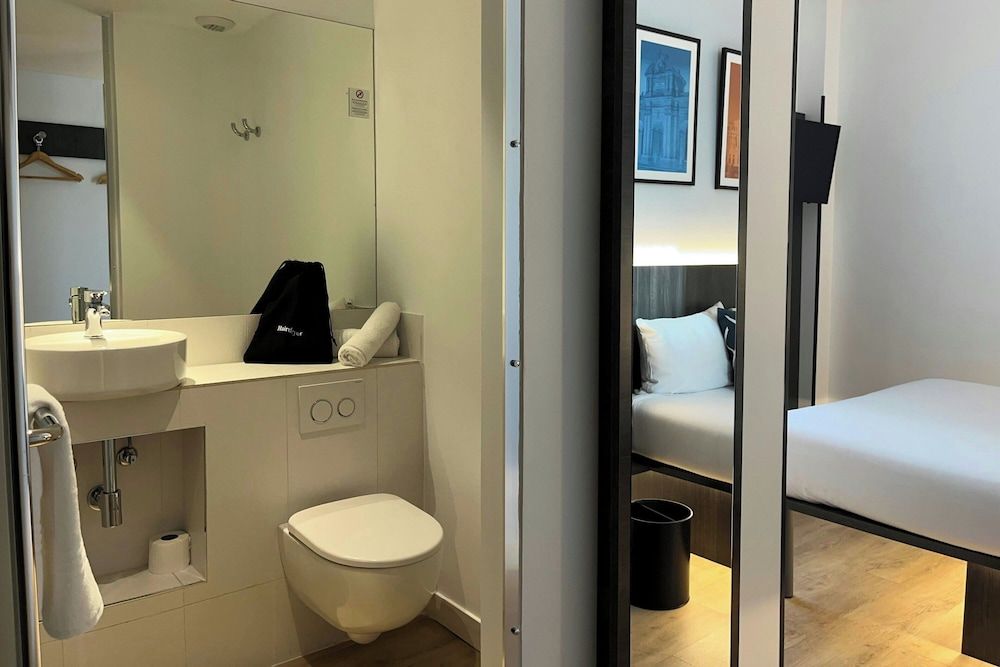 undefined Four Points Flex by Sheraton Madrid Atocha 4