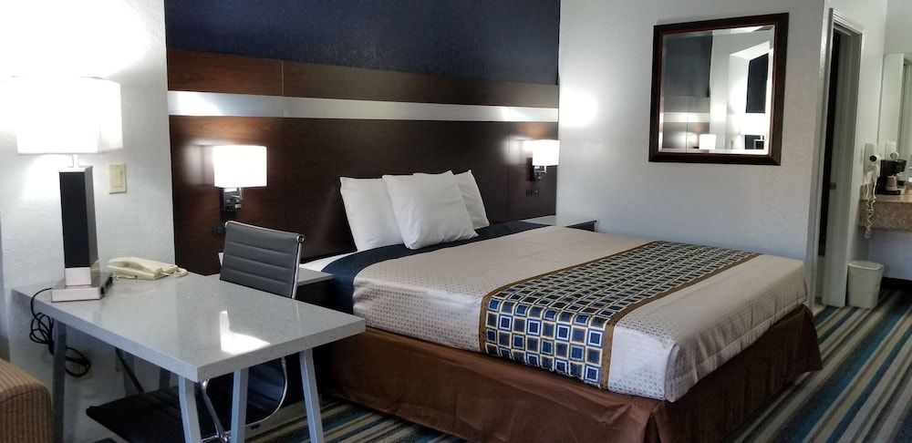 Standard Suite, 1 King Bed, Non Smoking
