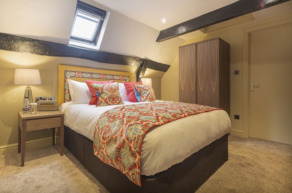 The Tudor House Hotel, Tewkesbury, Gloucestershire Classic Double Room 7