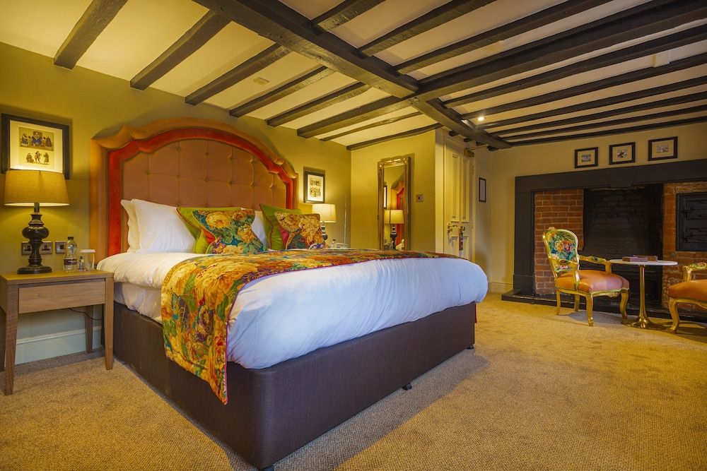 The Tudor House Hotel, Tewkesbury, Gloucestershire Deluxe Double Room 2