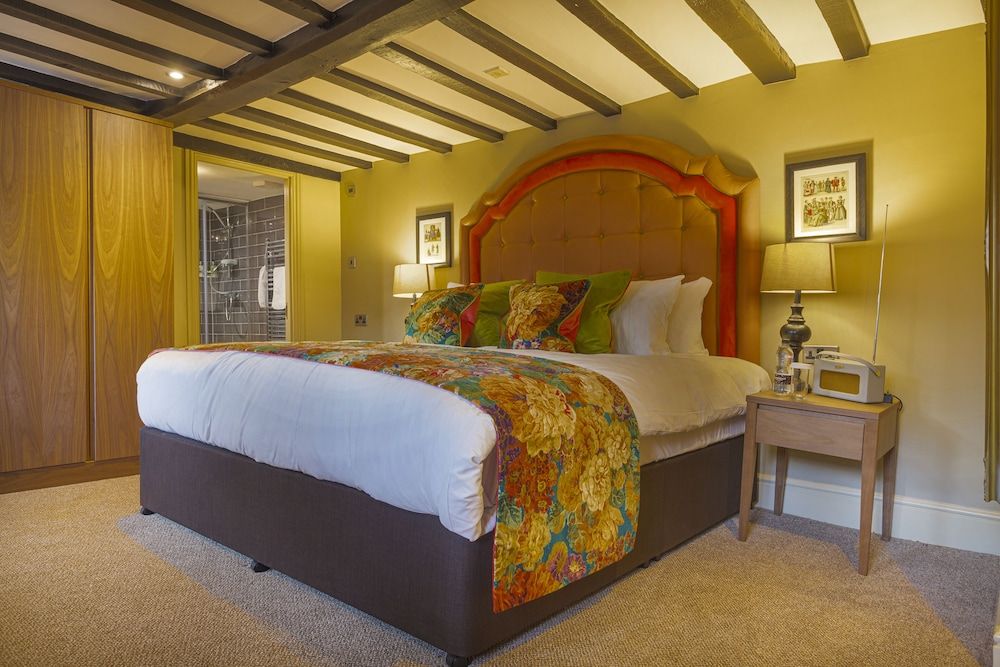 The Tudor House Hotel, Tewkesbury, Gloucestershire Deluxe Double Room
