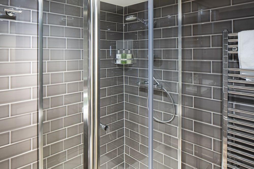 The Tudor House Hotel, Tewkesbury, Gloucestershire Deluxe Double Room 19