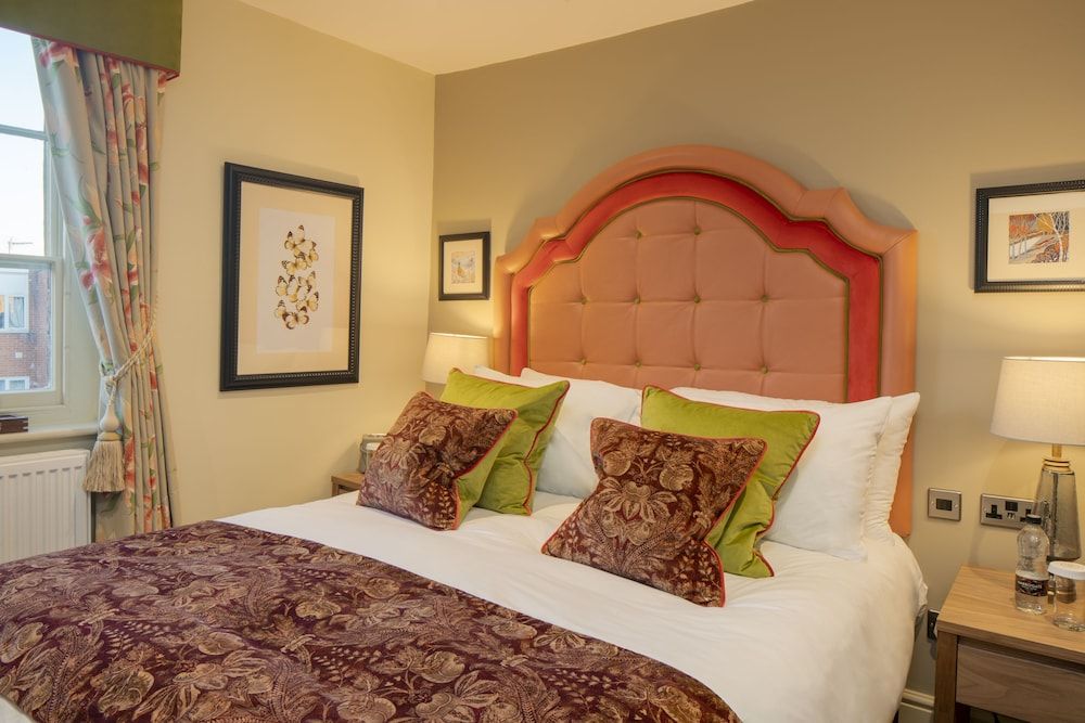 The Tudor House Hotel, Tewkesbury, Gloucestershire Classic Double Room 17