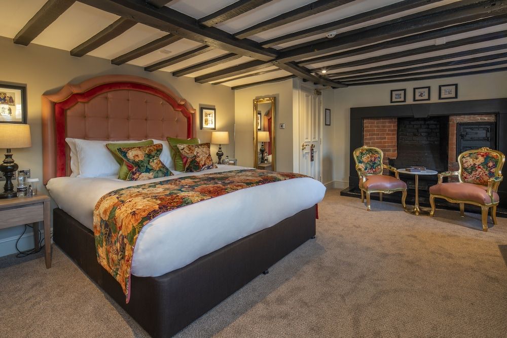 The Tudor House Hotel, Tewkesbury, Gloucestershire Deluxe Double Room 6