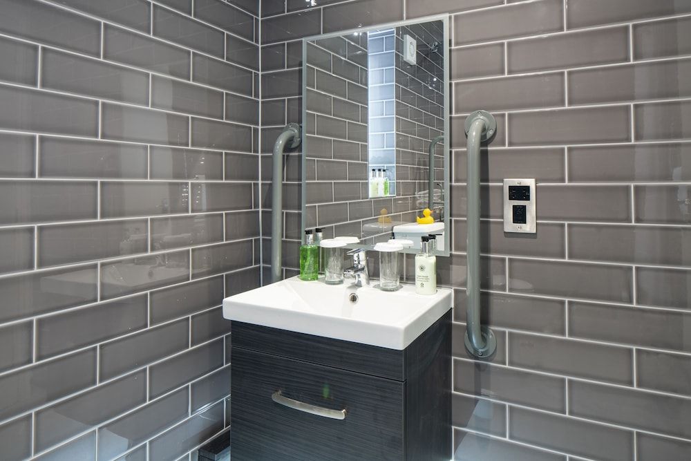 The Tudor House Hotel, Tewkesbury, Gloucestershire Classic Double Room 20