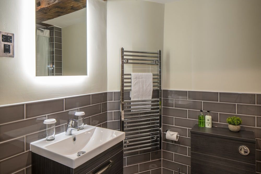 The Tudor House Hotel, Tewkesbury, Gloucestershire Classic Double Room 25