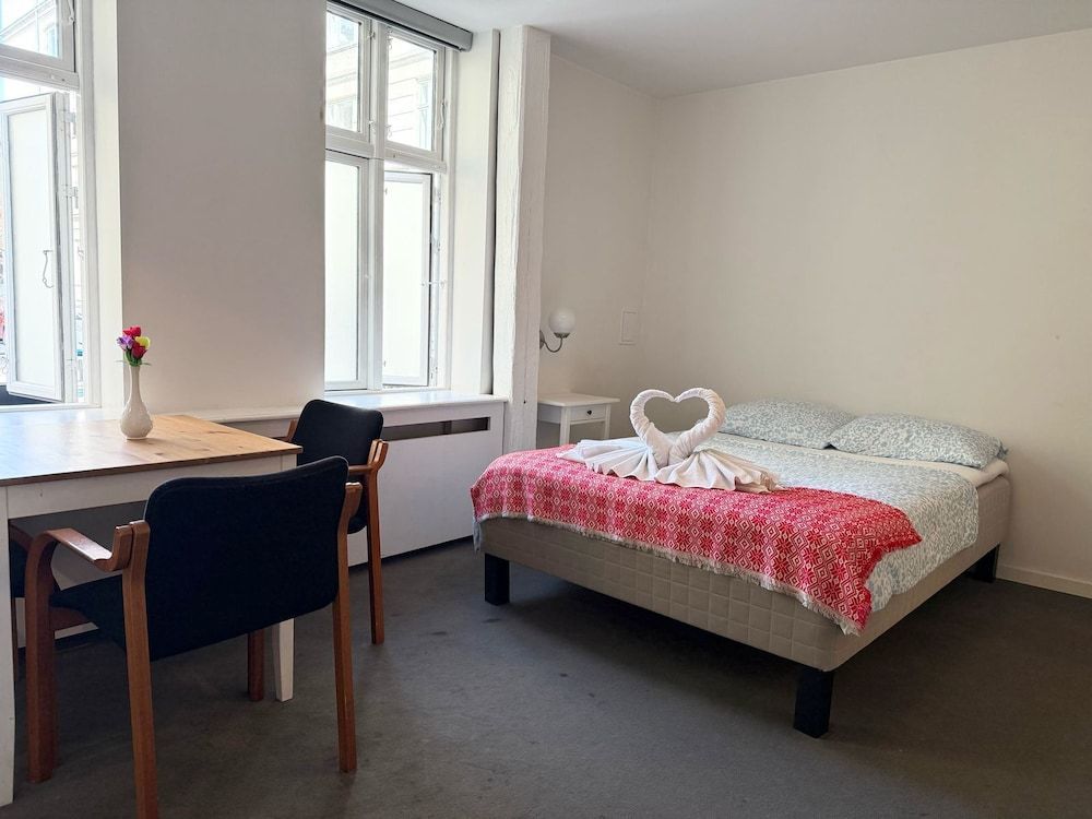 undefined Hotel M18 9