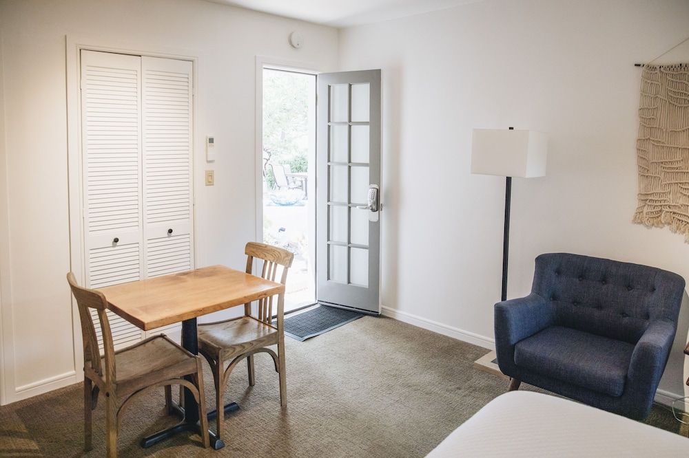 Cottage Inn & Spa Courtyard Suite 3