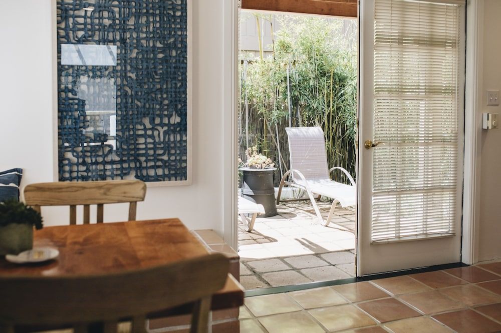 Cottage Inn & Spa East Suite 3