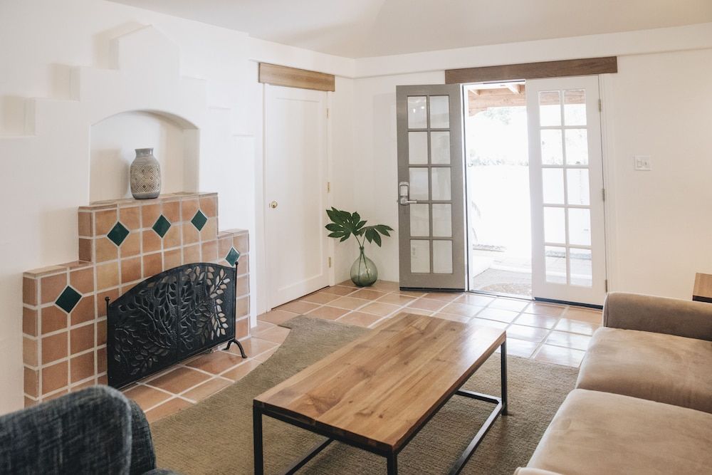 Cottage Inn & Spa Mission Suite 4