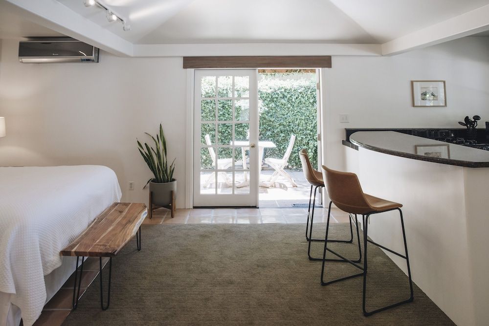 Cottage Inn & Spa Mission Suite 3