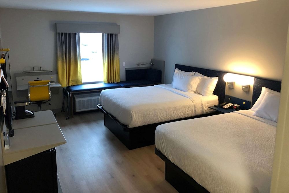 Room, 2 Queen Beds, Non Smoking