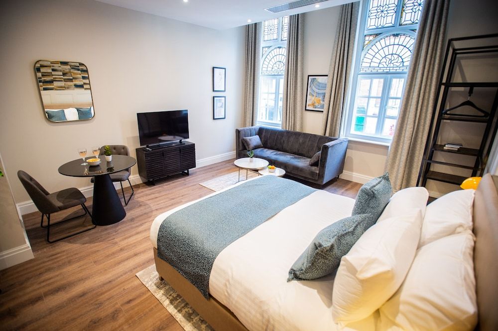 The Gresham Aparthotel Deluxe Studio 6