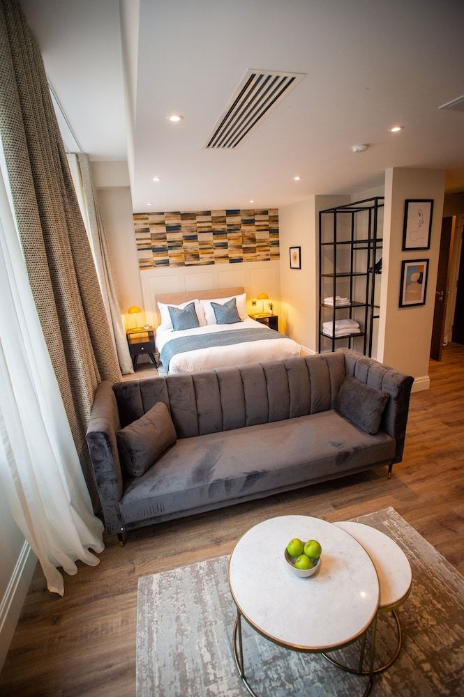 The Gresham Aparthotel Deluxe Studio 4