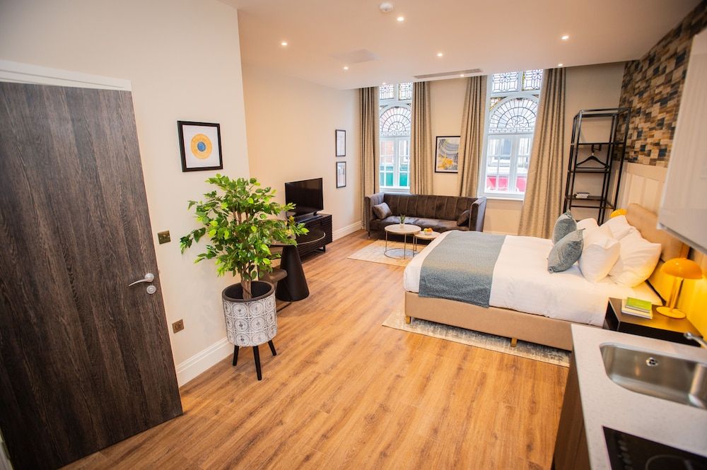 The Gresham Aparthotel Deluxe Studio 2