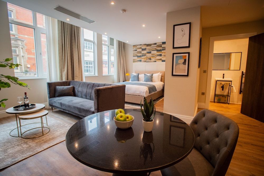 The Gresham Aparthotel Deluxe Studio 14