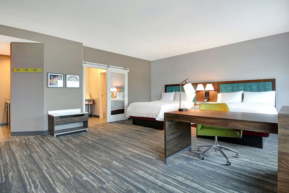 Studio Suite, 2 Queen Beds, Accessible, Refrigerator & Microwave (Bathtub)
