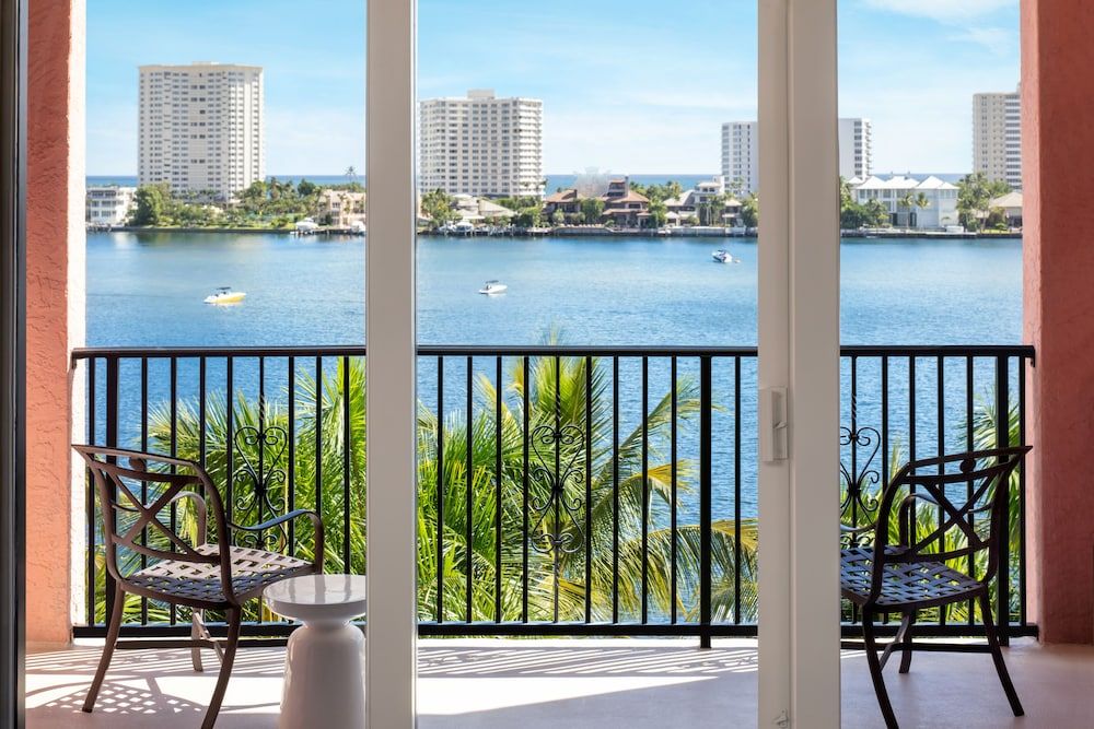 Lake View Junior Suite Two Queens + Balcony