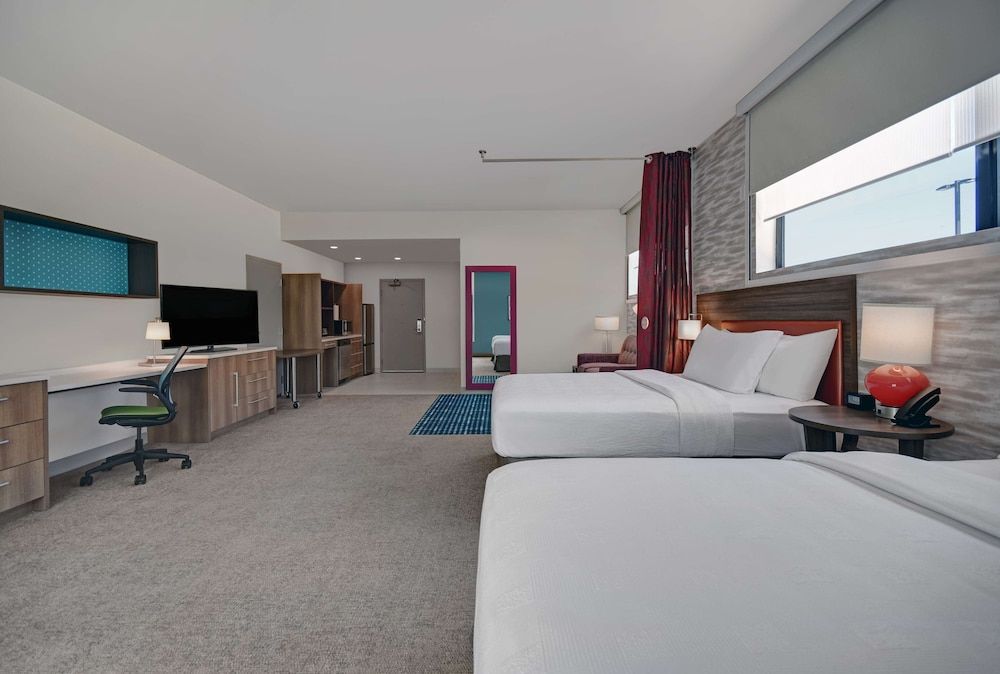 Studio, 2 Queen Beds, Accessible, Bathtub