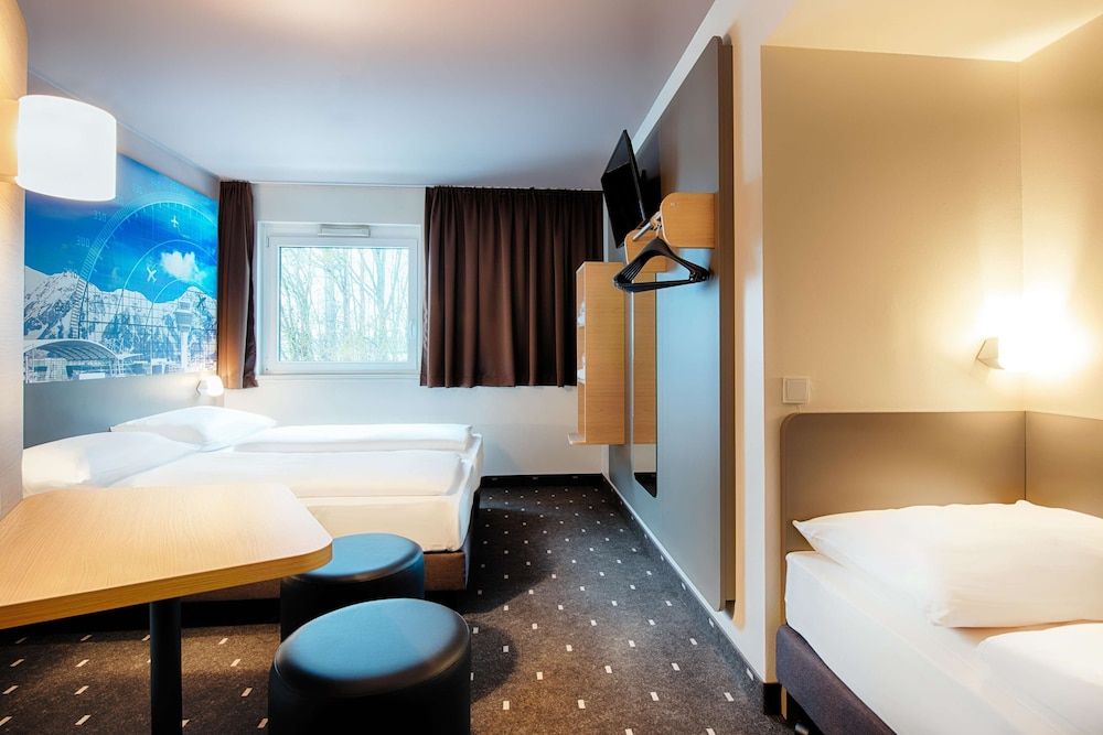 B&B Hotel München-Airport Triple Room