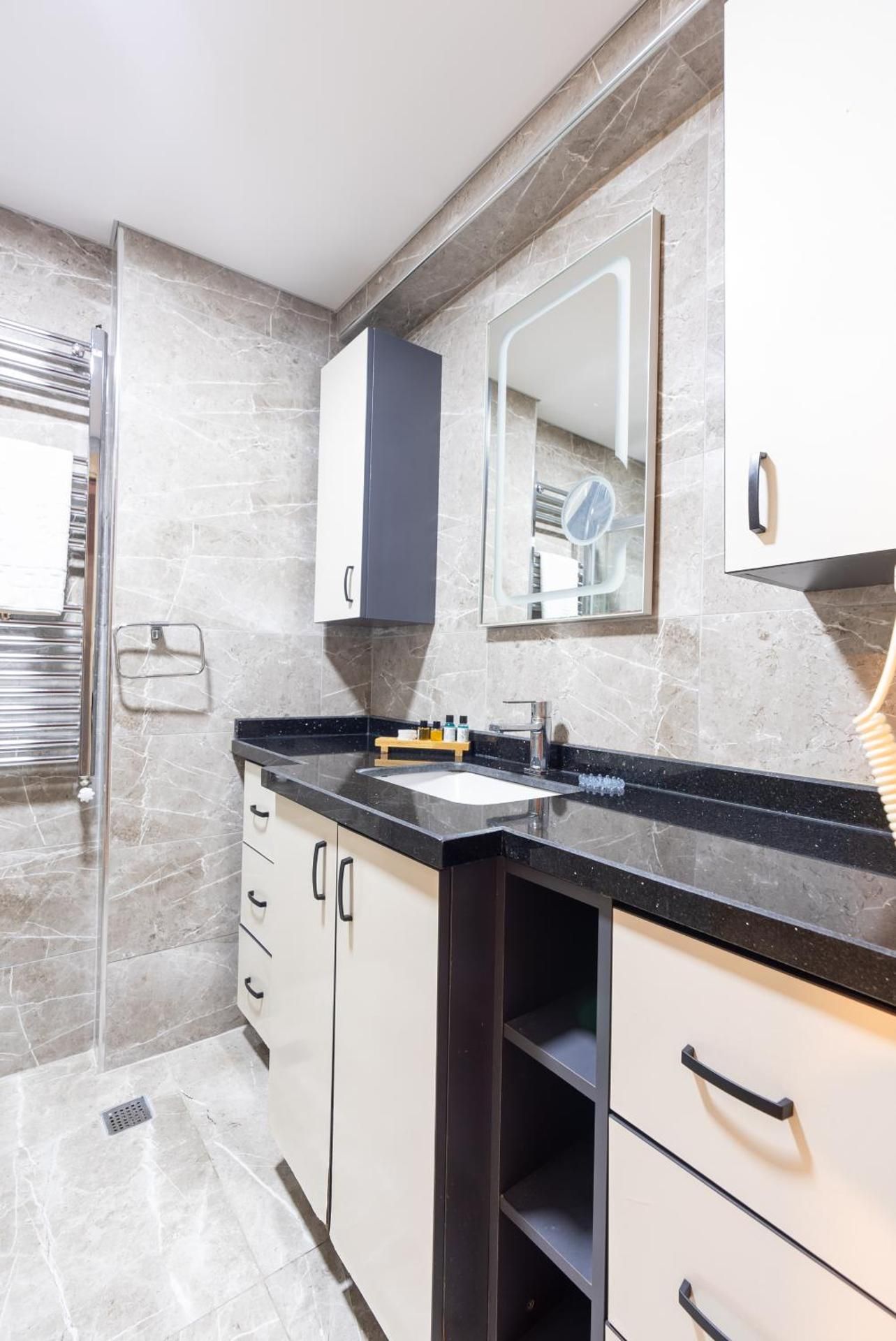 undefined Valens Hotel Downtown 9