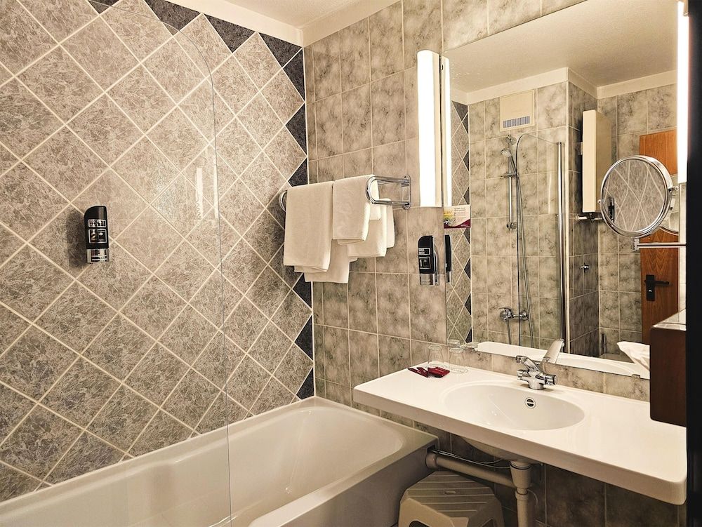 Arvena Park Das Hotel am Franken-Center Standard Triple Room 2