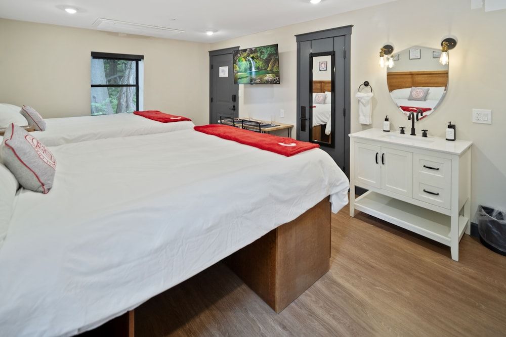 The Dorm Hotel Deluxe Quadruple Room