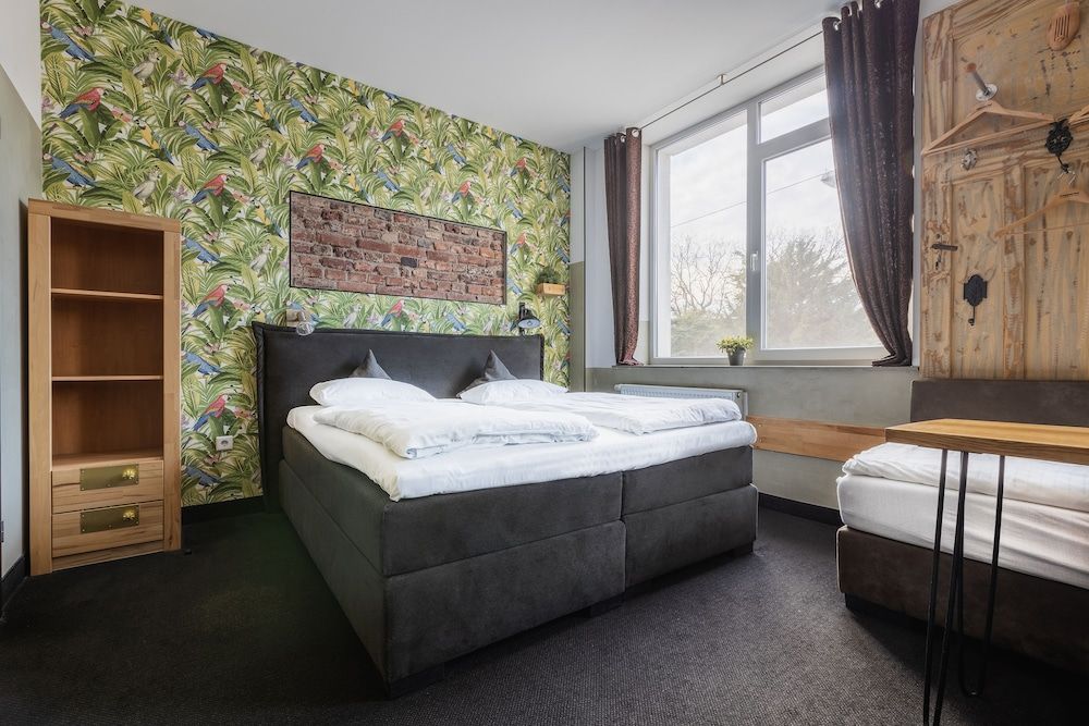 aappartel boardinghouse city center Triple Room 2