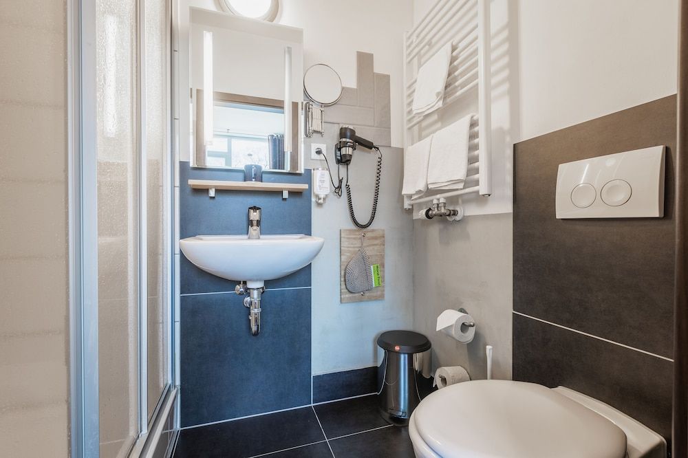 aappartel boardinghouse city center Triple Room 11