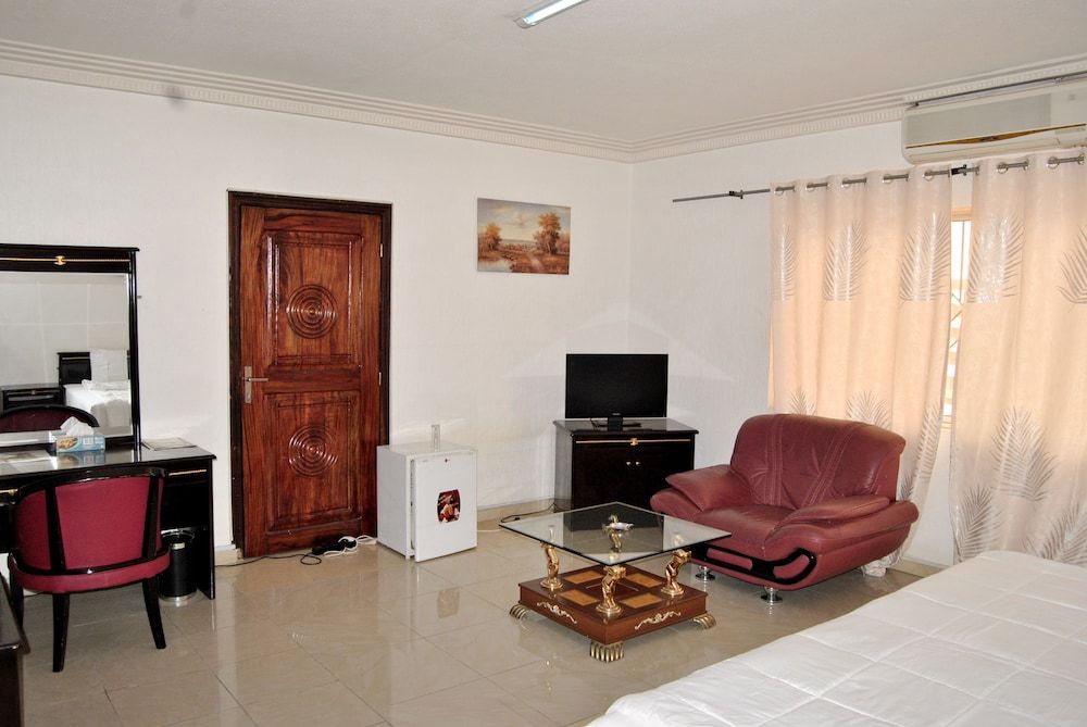 Riviera Hotel Benin Standard Twin Room 7